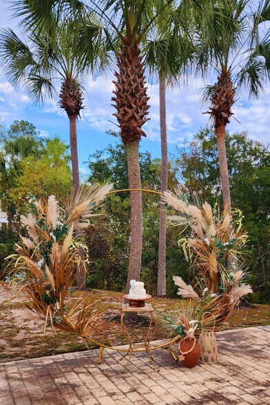 More Photos Of 30 Old Palmetto Path, Saint Marks Restaurant For Sale