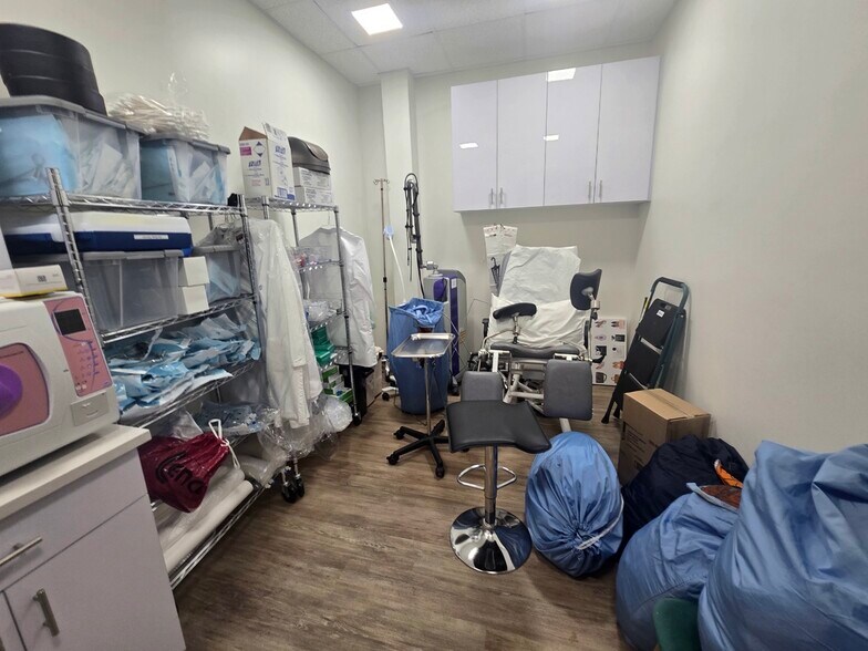 More Photos Of 9530 Queens Blvd, Rego Park Storefront For Sale
