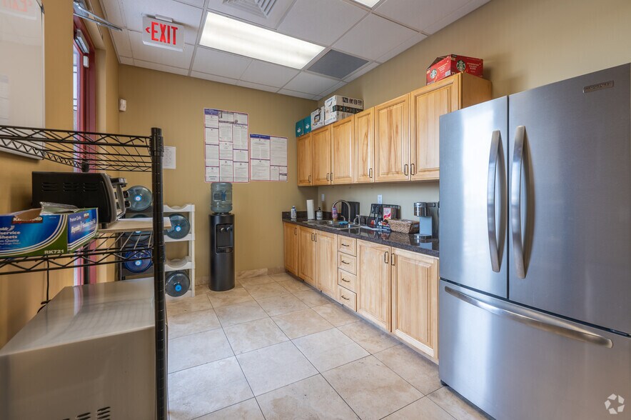 More Photos Of 2905 Lake East Dr, Las Vegas Office For Lease