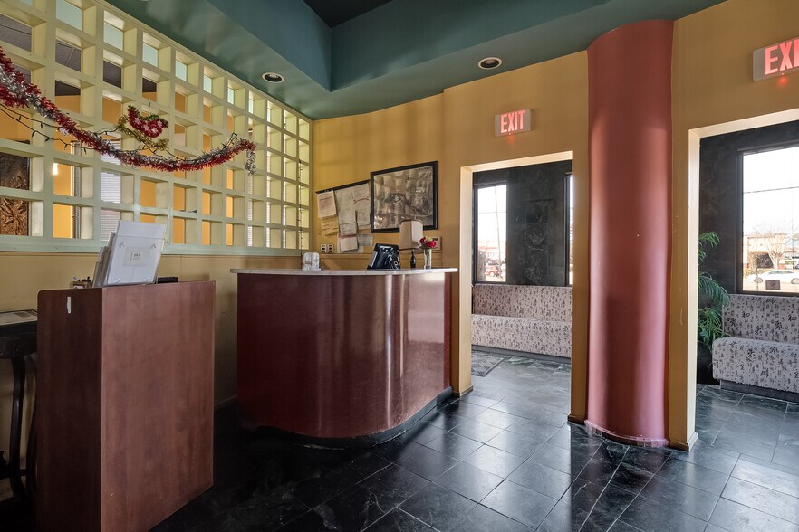 More Photos Of 2936 Kirby Whitten Rd, Memphis Restaurant For Lease