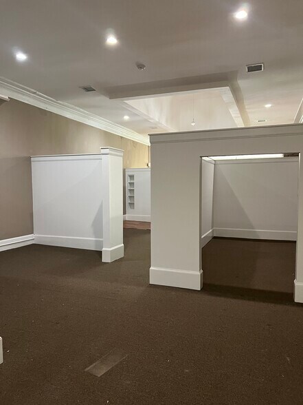 More Photos Of 1537 Main St, Columbia Storefront Retail Office For Lease