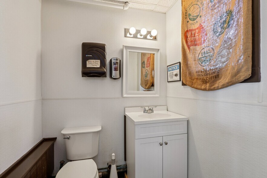 More Photos Of 1409 NW Central Ave, Seaside Park Freestanding For Sale