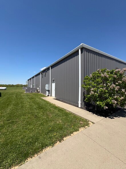 More Photos Of 66850 Executive Dr, Saint Clairsville Warehouse For Lease