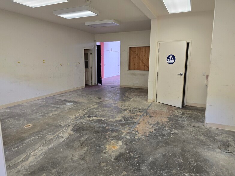 More Photos Of 931 N Amphlett Blvd, San Mateo Distribution For Lease
