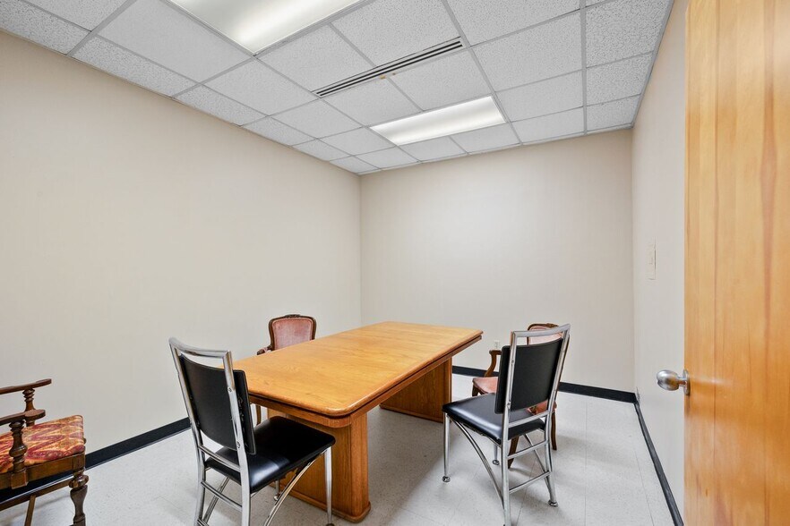 More Photos Of 748 N Us-29, Cantonment Medical For Lease