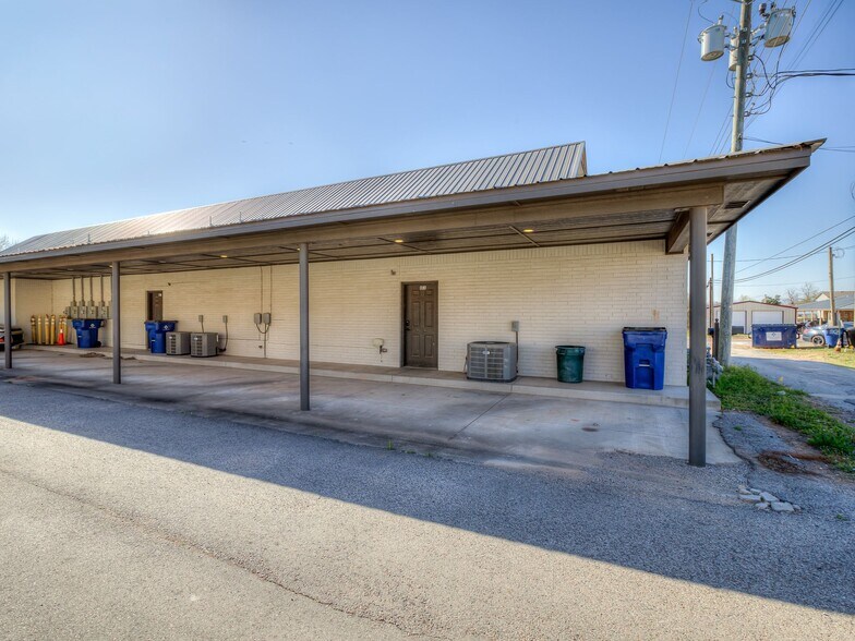 More Photos Of 113 E Broadway, Blanchard Storefront For Sale