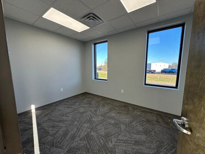 More Photos Of 55 Airport Industrial Dr, Clayton Light Distribution For Sale