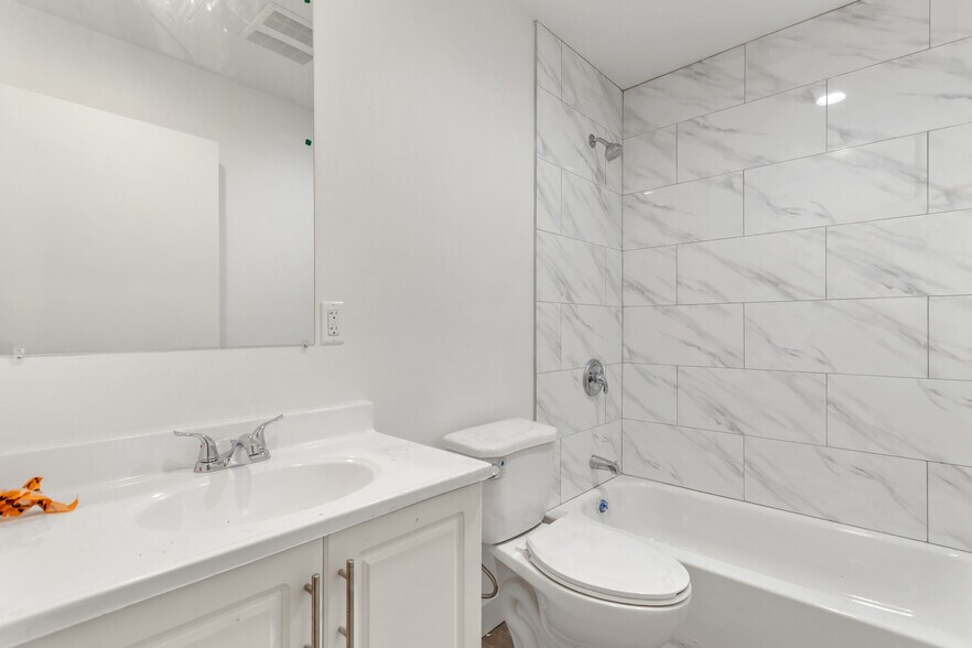 More Photos Of 707 W 80th St, Los Angeles Apartments For Sale