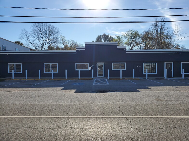 Primary Photo Of 127-129 Grand Ave, Bacliff Restaurant For Lease