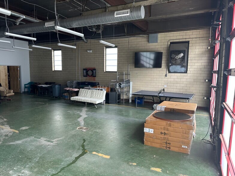More Photos Of 2136 Remount Rd, Charlotte Loft Creative Space For Lease