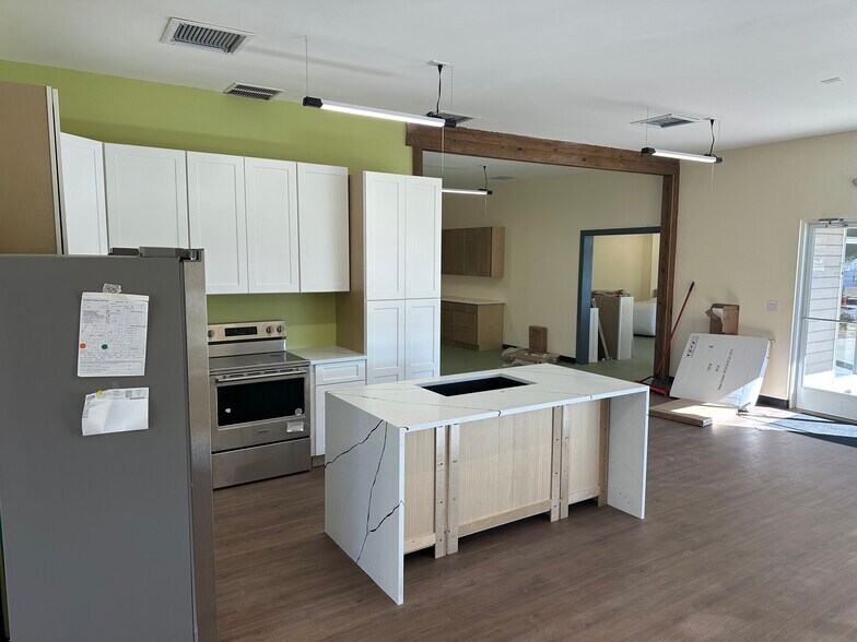 More Photos Of 888 E Woodmen Rd, Colorado Springs Freestanding For Lease
