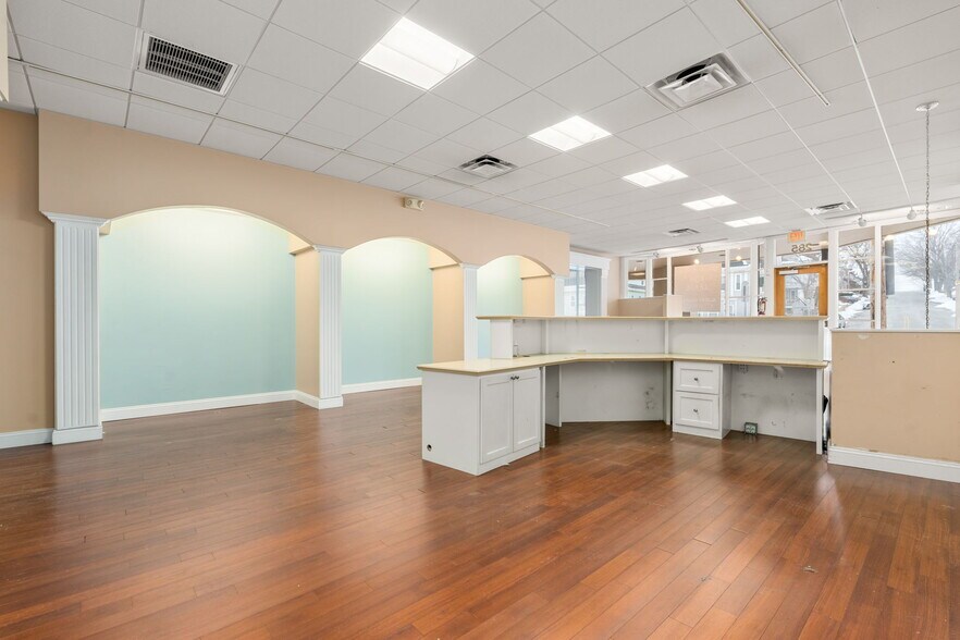 More Photos Of 285-285 Belmont St, Belmont General Retail For Sale