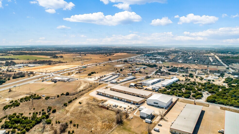 More Photos Of 125 M and M Ranch Rd, Granbury Warehouse For Lease