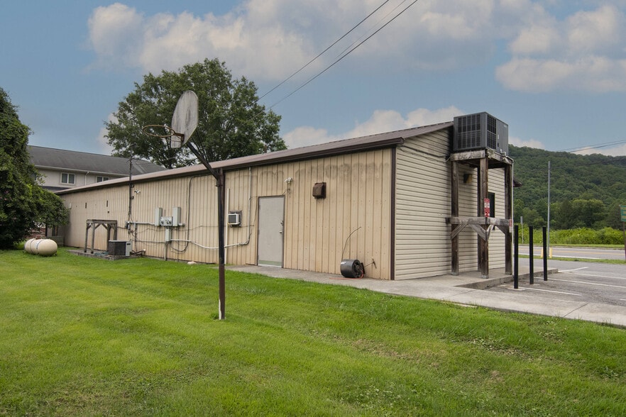 More Photos Of 1931 Alta Dr, Alderson General Retail For Sale