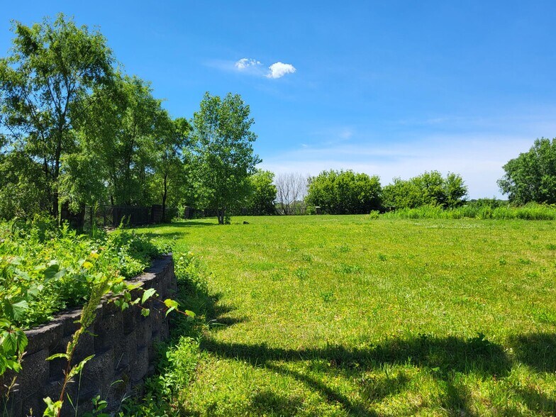 More Photos Of 900 E Algonquin Rd, Algonquin Land For Sale