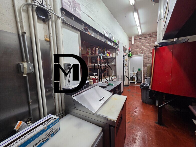 More Photos Of 85 Main St, Poughkeepsie Bar For Sale