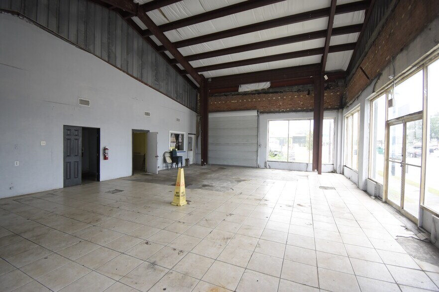 More Photos Of 621 W Main St, La Porte Warehouse For Lease