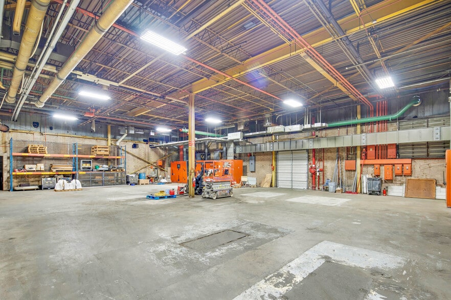 More Photos Of 3036 Gillespie St, Fayetteville Manufacturing For Lease