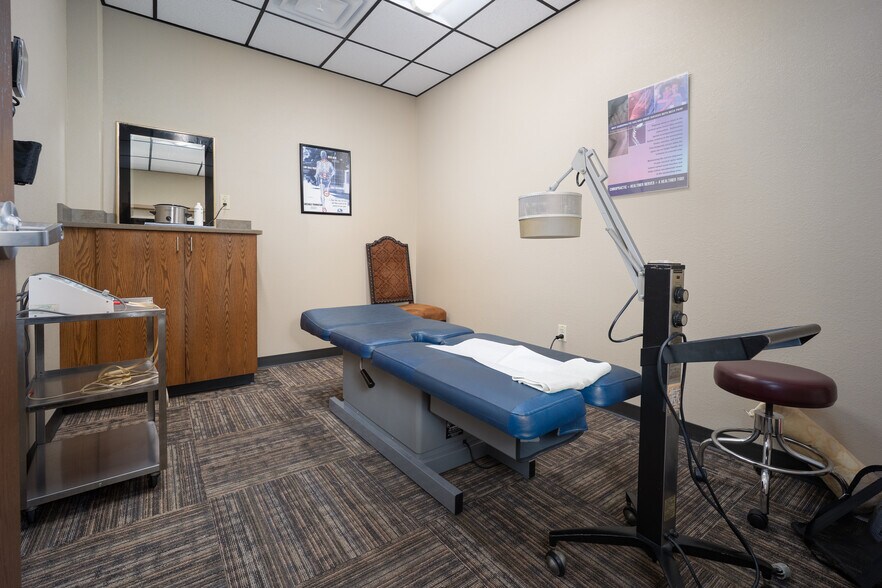 More Photos Of 4200 Carriage Way, Weatherford Medical For Lease