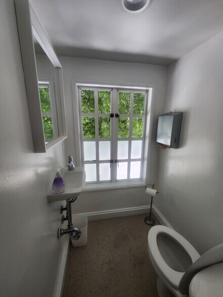 More Photos Of 6472-6480 Moraga Ave, Oakland Storefront Retail Office For Lease