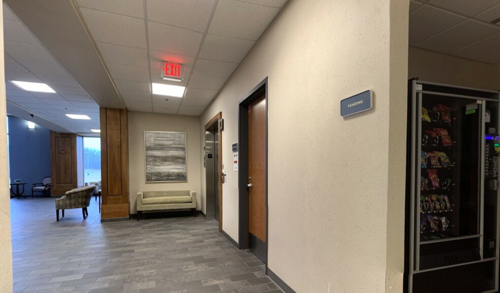 More Photos Of 6920 Gatwick Dr, Indianapolis Medical For Lease