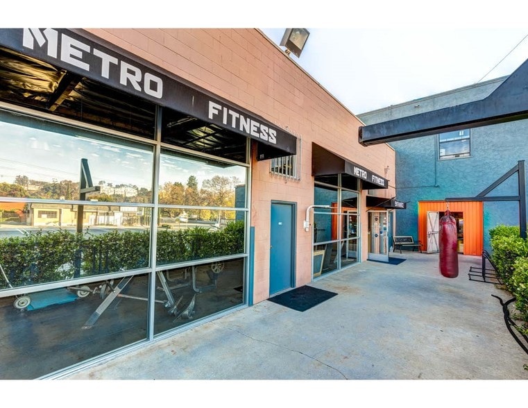 Primary Photo Of 2985-2999 Glendale Blvd, Los Angeles Health Club For Sale