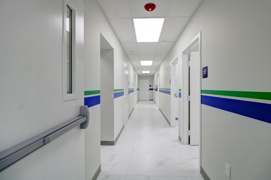 More Photos Of 304 N Krome Ave, Homestead Medical For Lease