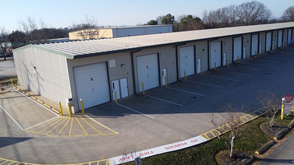 More Photos Of 1138 White Horse Rd, Greenville Warehouse For Lease