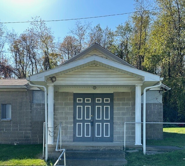 More Photos Of 25 Colony Rd, Burgettstown Specialty For Sale