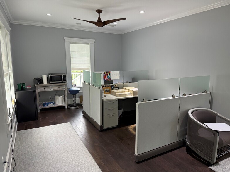More Photos Of 619 Turner St, Clearwater Office For Lease