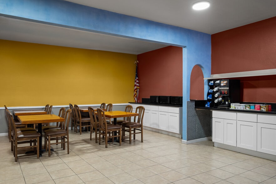 More Photos Of 1093 Airport Rd, Imperial Hotel For Sale