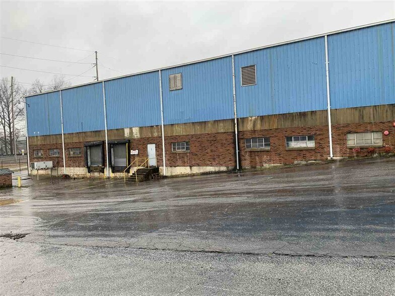 More Photos Of 1550 Phillips St, Dyersburg Manufacturing For Lease