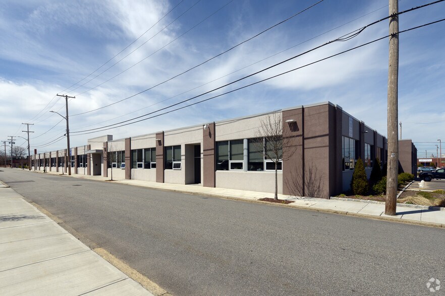More Photos Of 225 Carolina Ave, Providence Research And Development For Lease