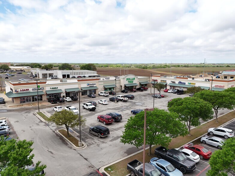 More Photos Of 3040 US-90 E, Uvalde Storefront For Sale