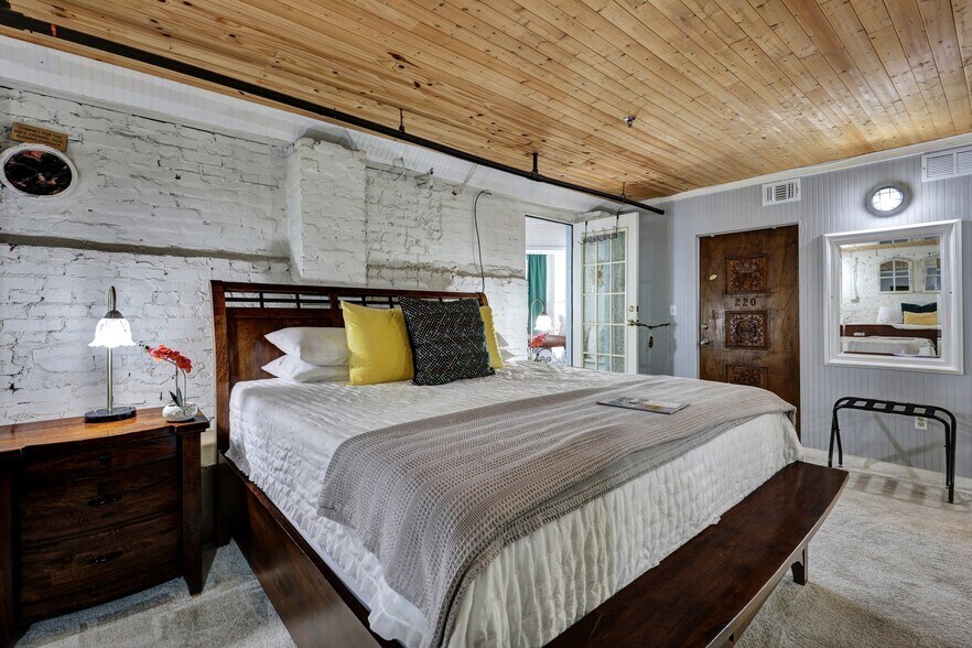 More Photos Of 24 Van Horne Ave, Tybee Island Hospitality For Sale
