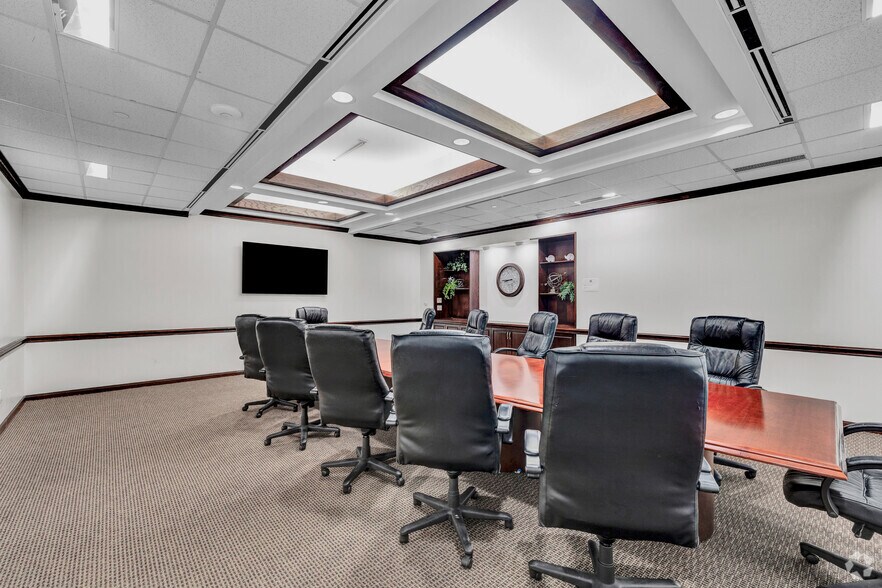 More Photos Of 400 N Sam Houston Pky E, Houston Office For Lease