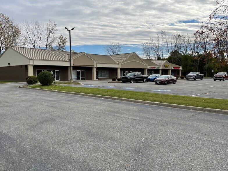 More Photos Of 3283-3369 Willowcreek Rd, Portage Storefront For Lease