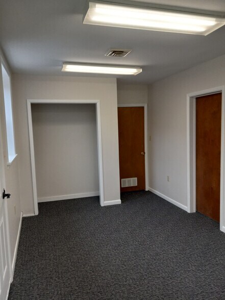 More Photos Of 642 W Main St, Radford Loft Creative Space For Lease