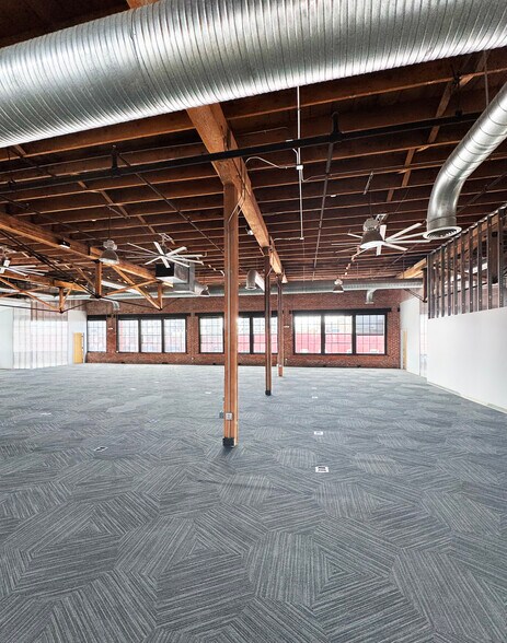 More Photos Of 210 W 19th Ter, Kansas City Office For Lease