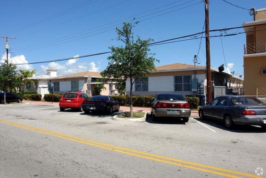 More Photos Of 965 Marseille Dr, Miami Beach Apartments For Sale