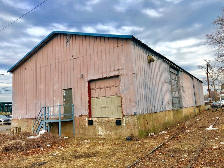 More Photos Of 29 S Depot Plz, Tarrytown Warehouse For Lease