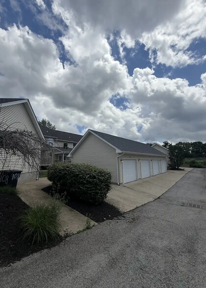 More Photos Of 102 Weist Pl, Louisville Apartments For Sale