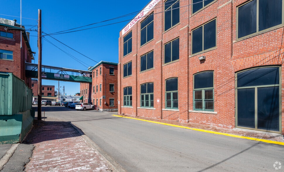 More Photos Of 119R Foster St, Peabody Light Distribution For Sale