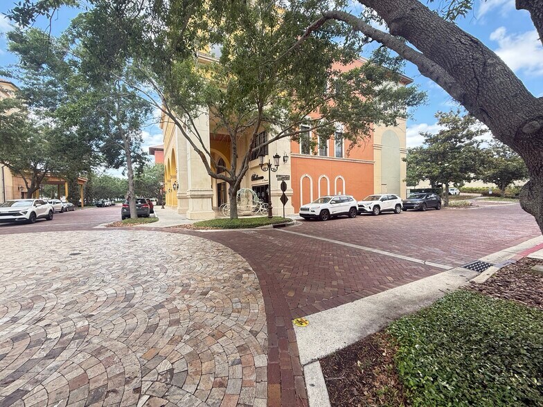 More Photos Of 7065 Westpointe Blvd, Orlando Loft Creative Space For Sale