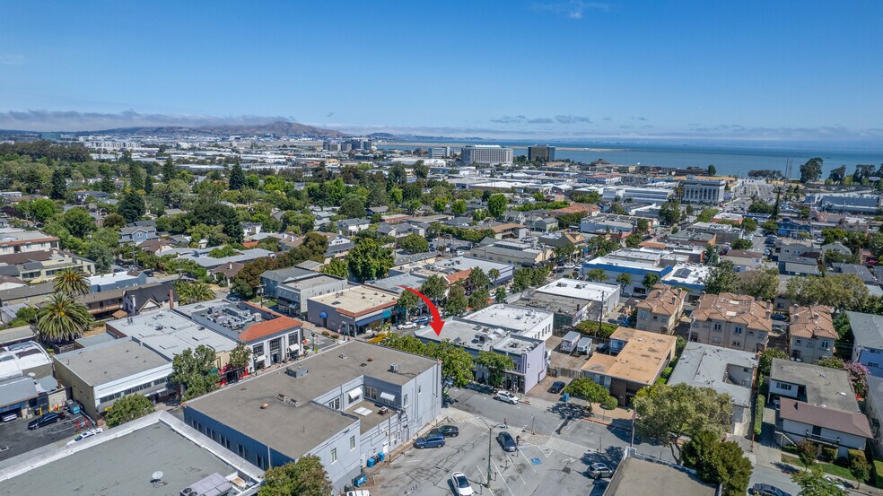More Photos Of 1399 Broadway, Burlingame Restaurant For Lease