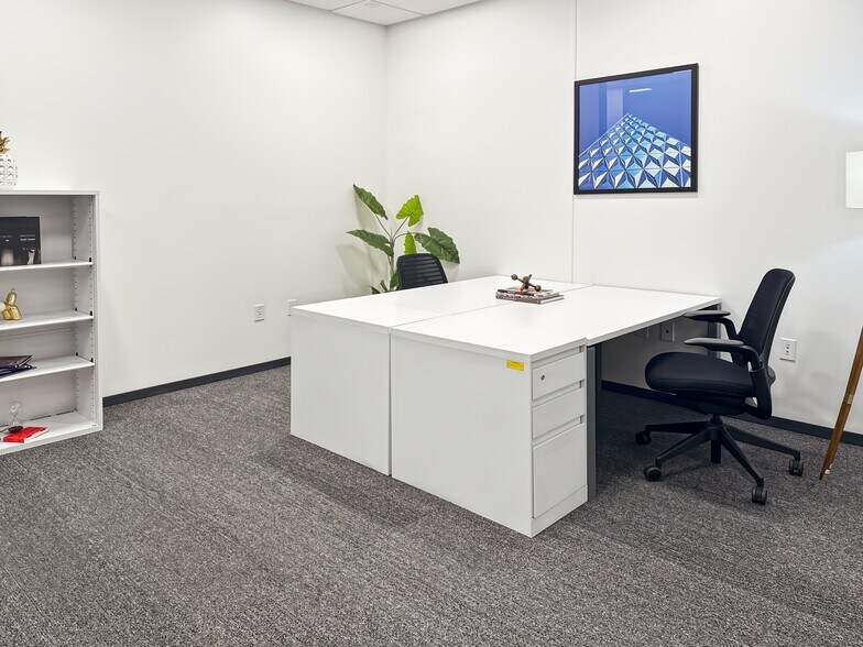 More Photos Of 5701-5741 Legacy Dr, Plano Coworking Space