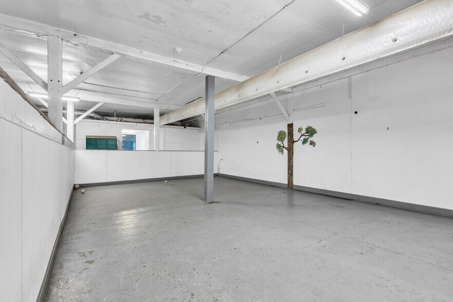 More Photos Of 203 Long Plain Rd, Whately Service For Sale