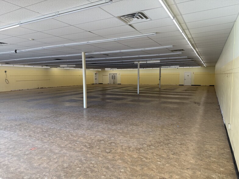 More Photos Of 110 W South St, Groton Freestanding For Sale