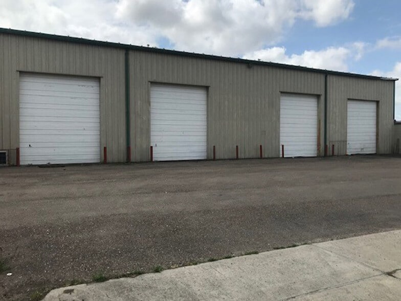 Primary Photo Of 3022 Buddy Lawrence Dr, Corpus Christi Auto Repair For Sale