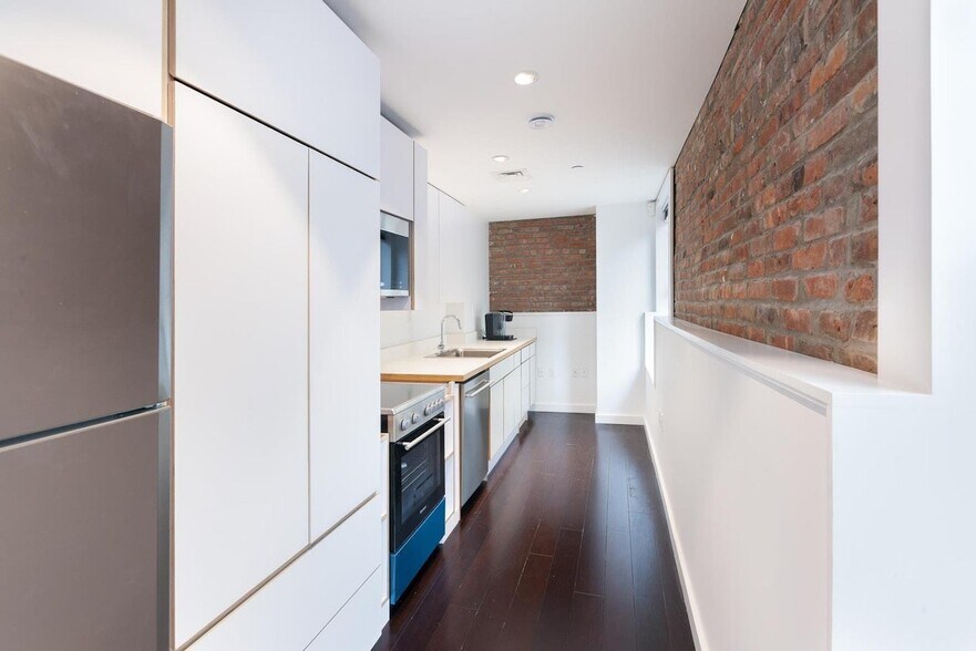 More Photos Of 334 Grand St, New York Apartments For Lease